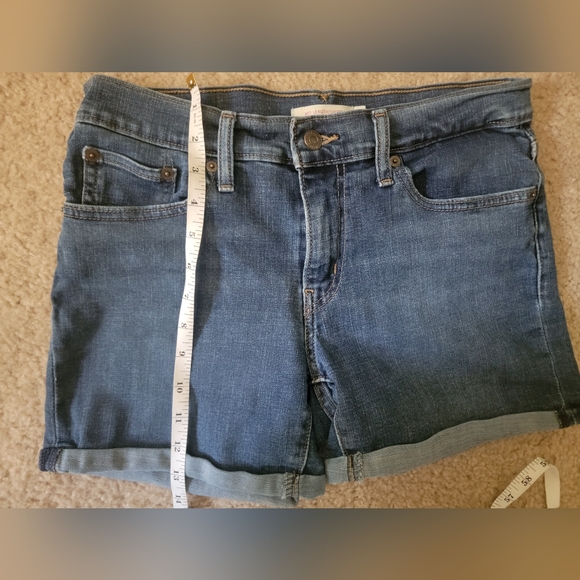 Bundle of four shorts size 4. Levi's, American Eagle,  Express. - Picture 2 of 15